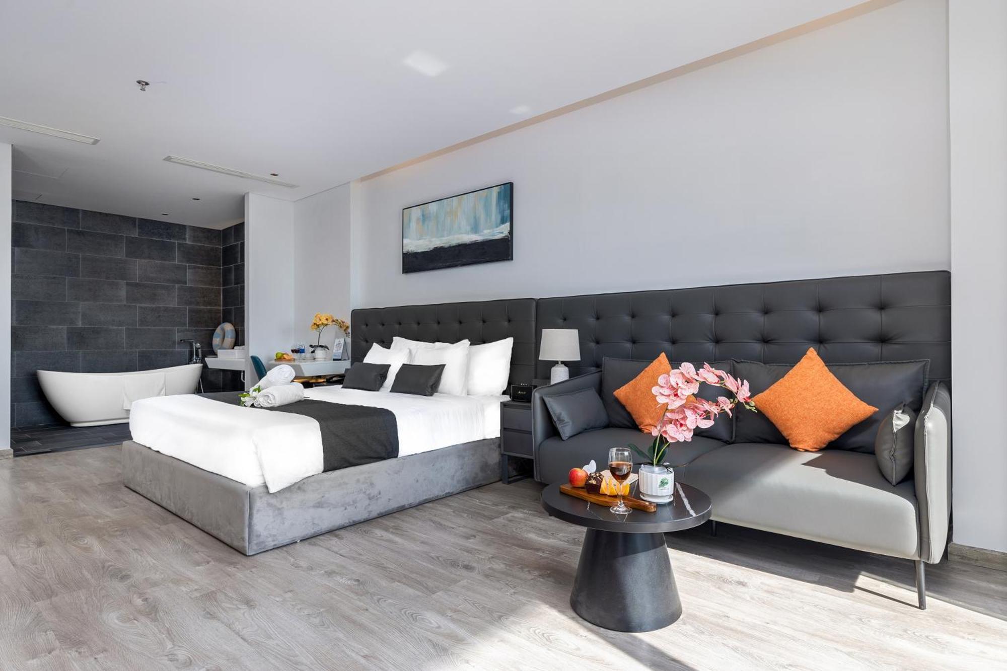 Jbay Beachfront Boutique Hotel Da Nang Exterior photo