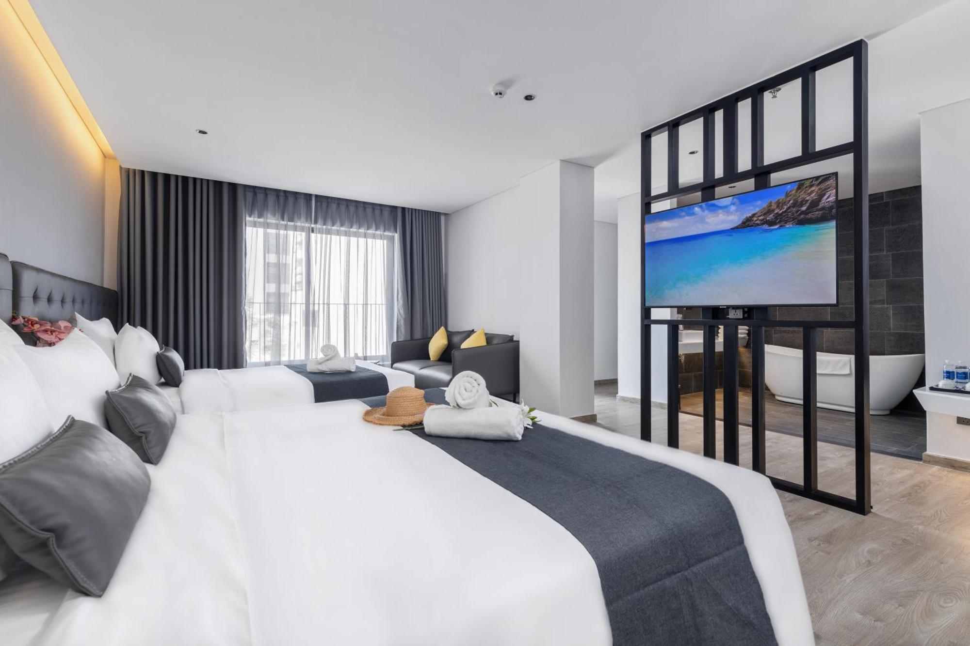 Jbay Beachfront Boutique Hotel Da Nang Exterior photo